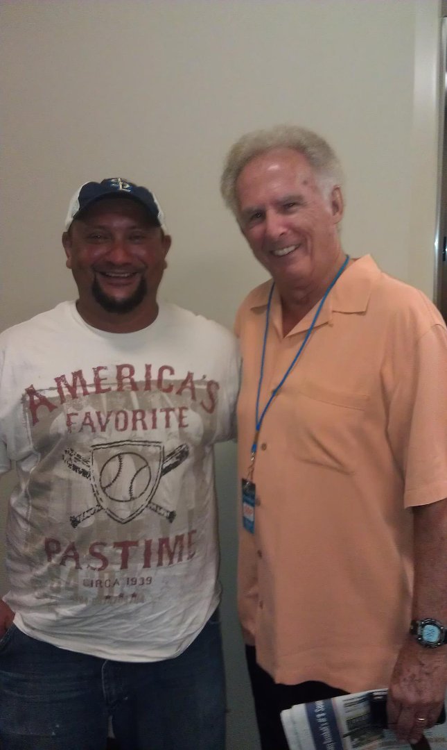 Roberto Garza's album, Mobile Uploads