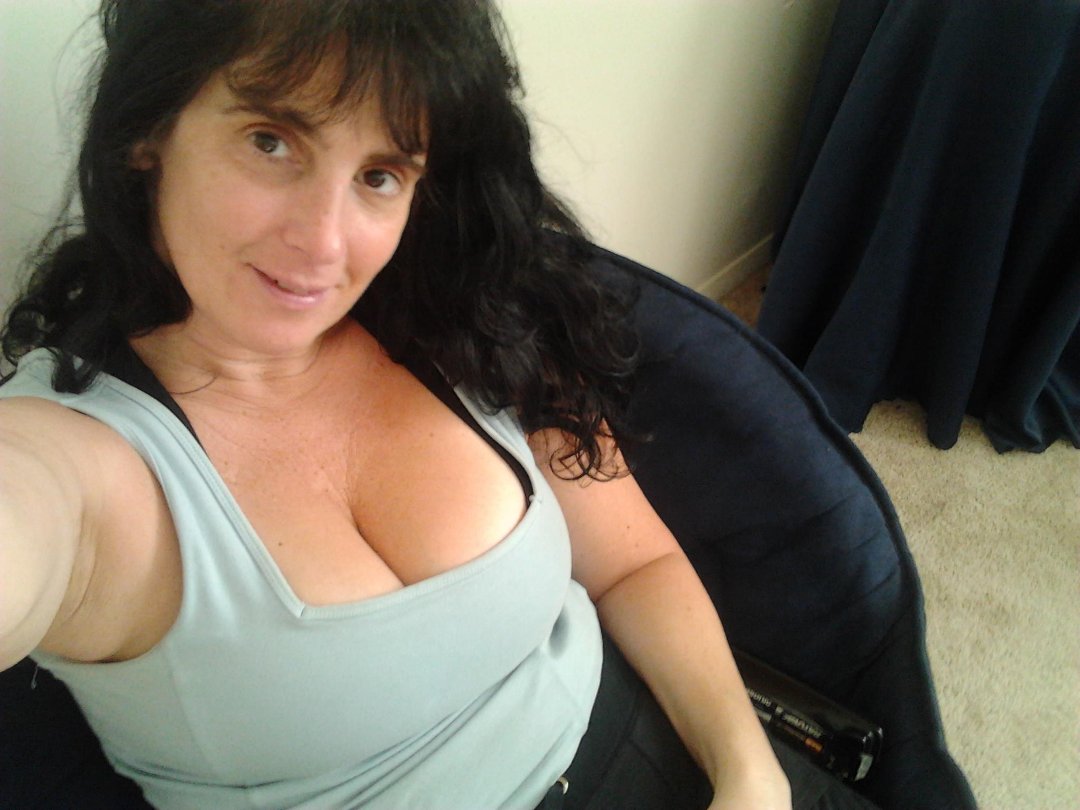 Robin Hewitt's album, Mobile Uploads