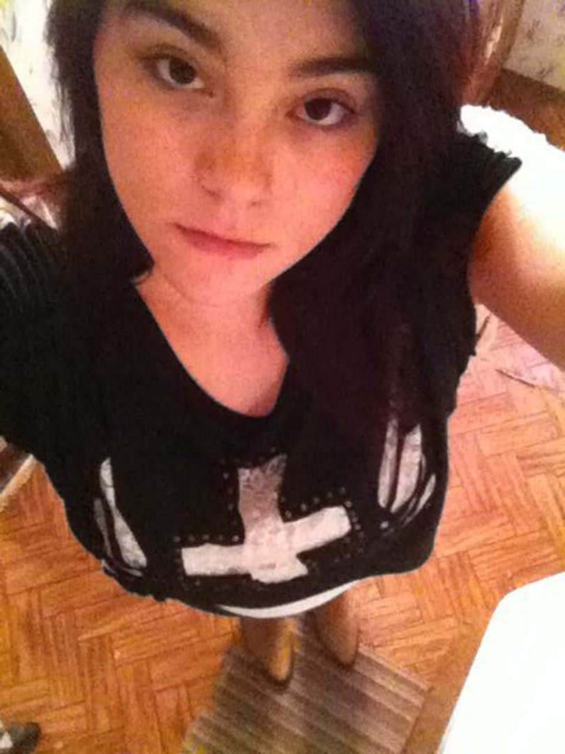 Alta Gomez's album, Mobile Uploads