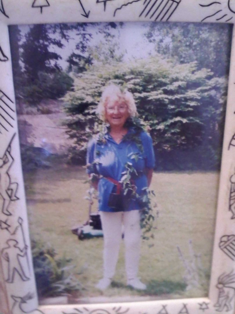 Deborah Moore's album, Profile Pictures