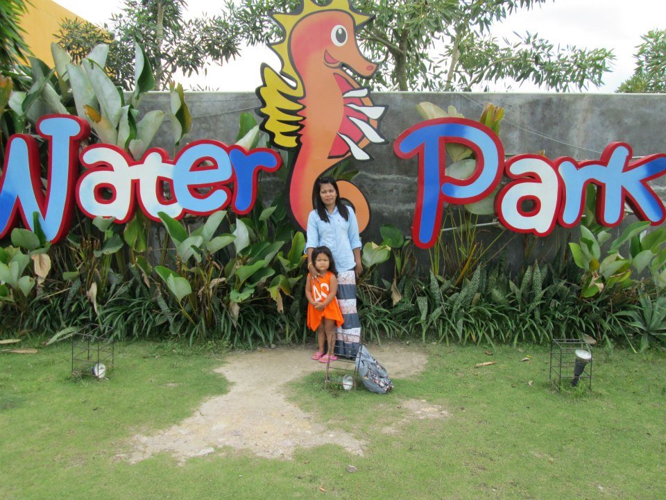 James Parks' album, wonder day at the water park in Batam