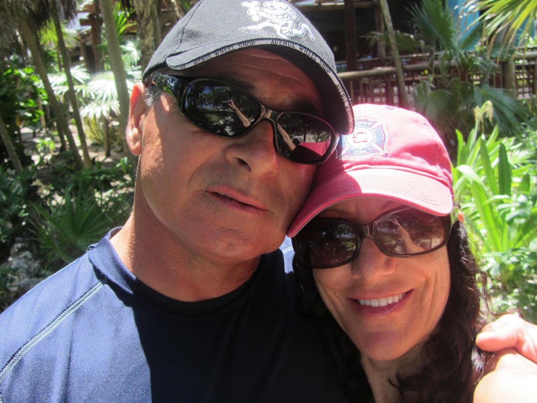 Rudy Contreras' album, Profile Pictures