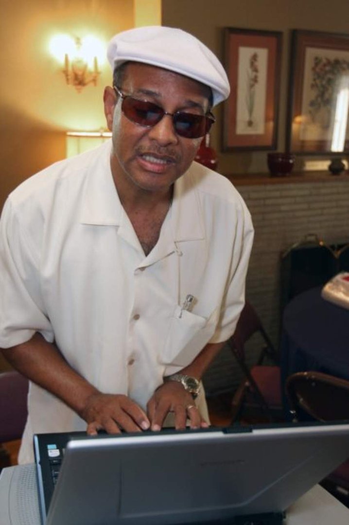 Andre Crenshaw's album, Profile Pictures