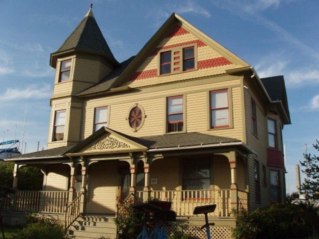 Nancy Berntsen's album, Houses, Buildings & Structures of Interest