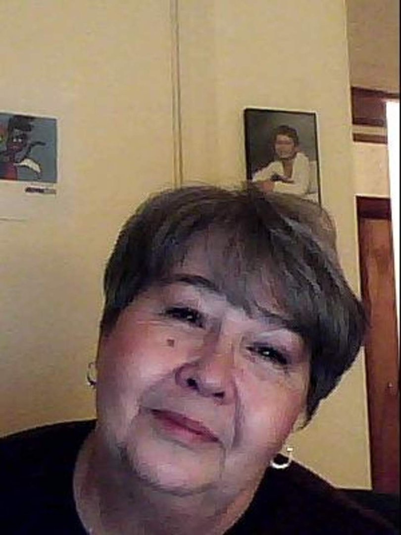 Wanda Caralivanos' album, Profile Pictures