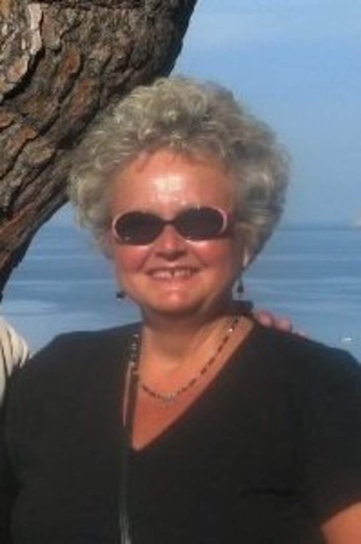 Julie Mangine's album, Profile Pictures