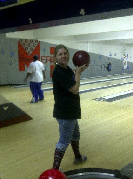 Leslie Robinson's album, Bowling with disciple sisters
