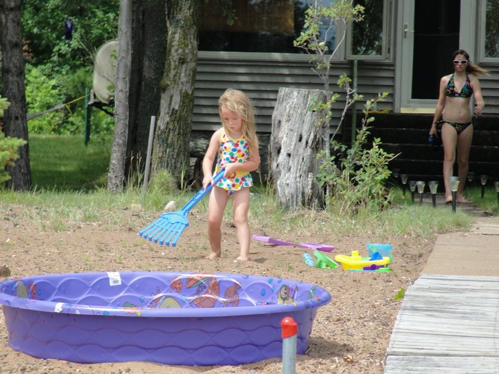 Arhur Applegate's album, Denise's 2010 cottage