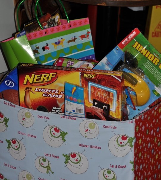 Daniel Castro's album, Sancho Claus toy Drive