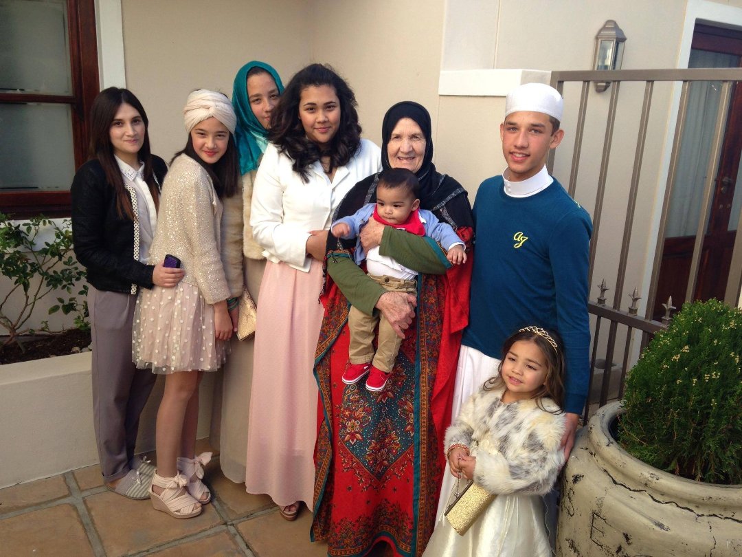 Asma Achmad's album, Profile Pictures
