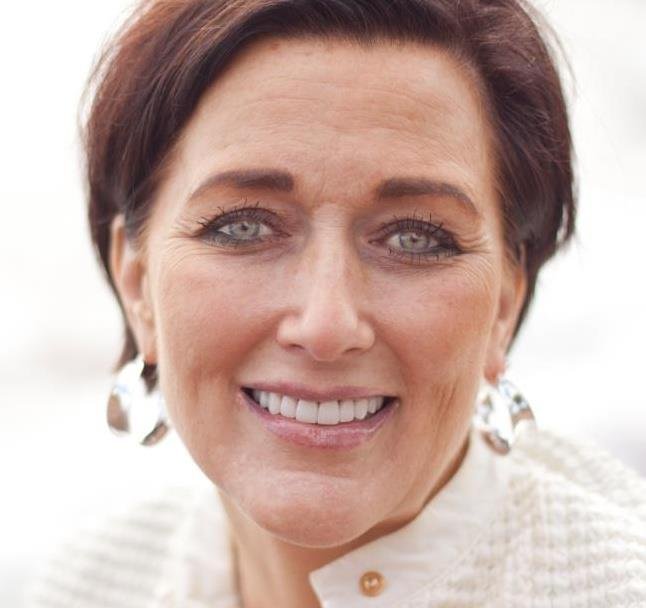 Patti Moore's album, Profile Pictures