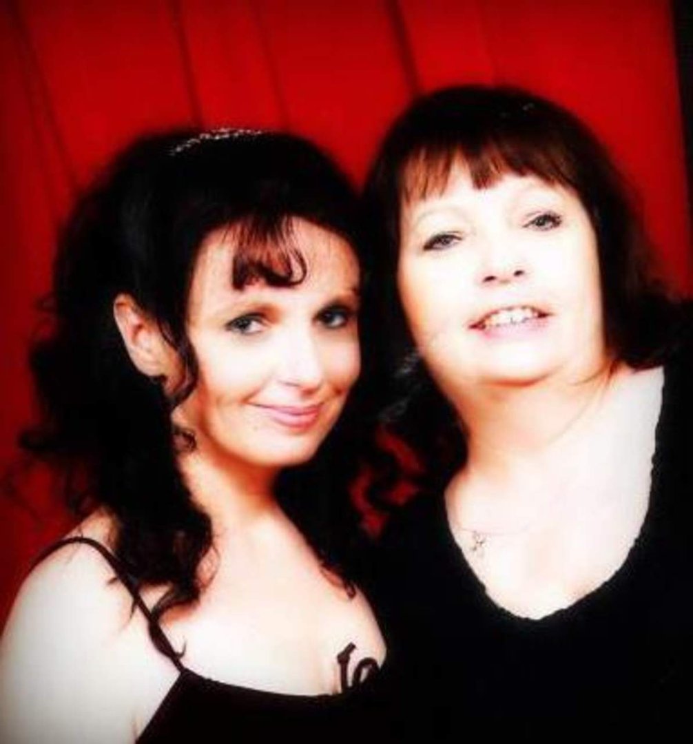 Mary Baker's album, Profile Pictures