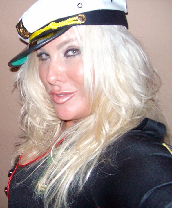 Monica Geiger's album, Profile Pictures