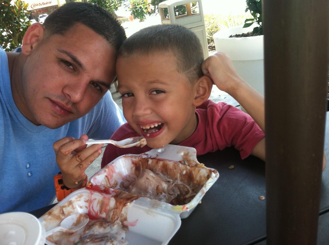 Cesar Machado Arias' album, Mobile Uploads
