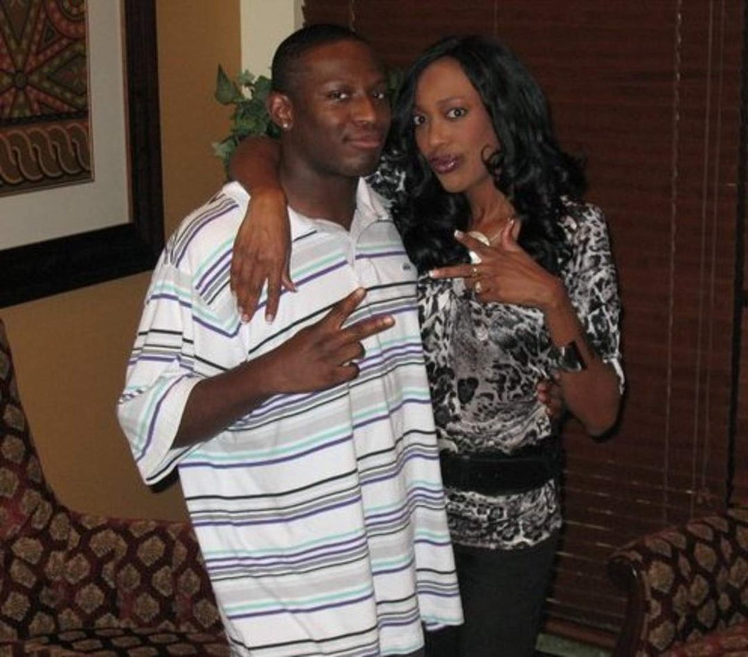 Laraba Irving's album, Profile Pictures