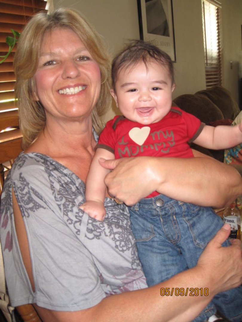 Carrie Downey's album, Profile Pictures