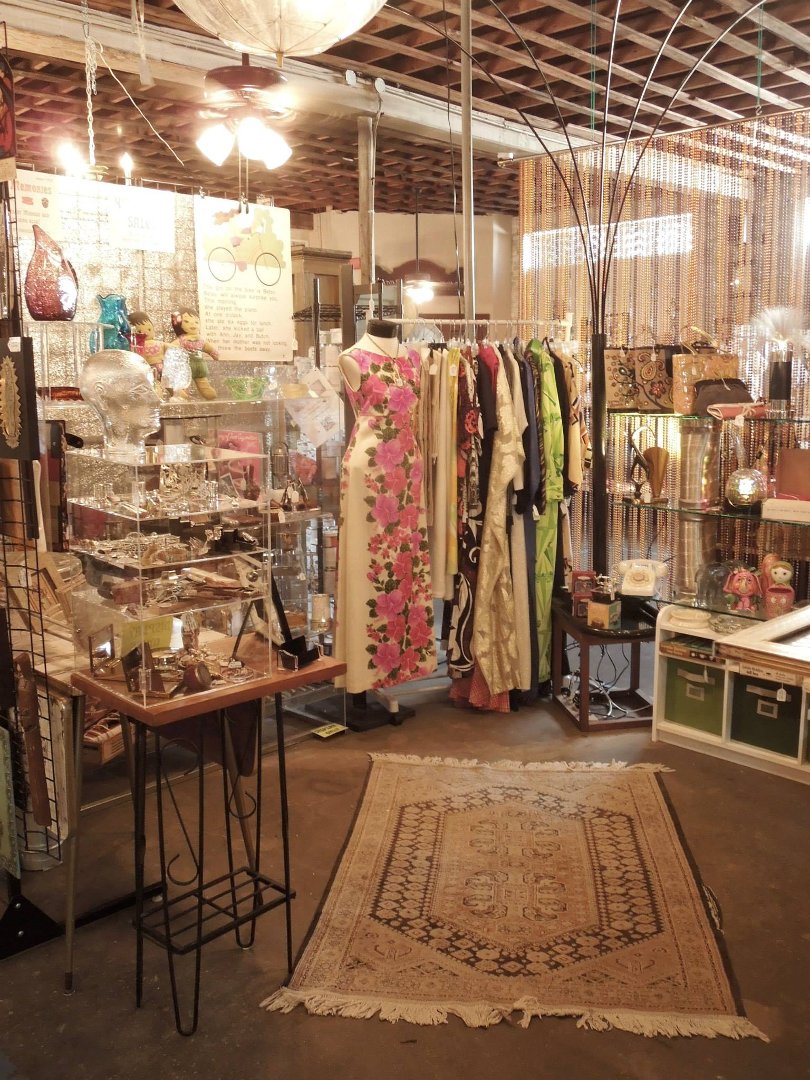 Amy Lucus' album, Mod Memories Booth at Ye Olde City Antique Mall