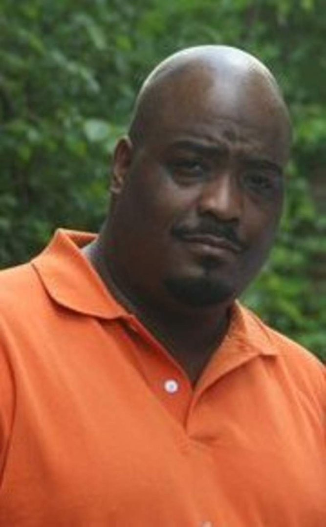 Larohn Allen's album, Profile Pictures