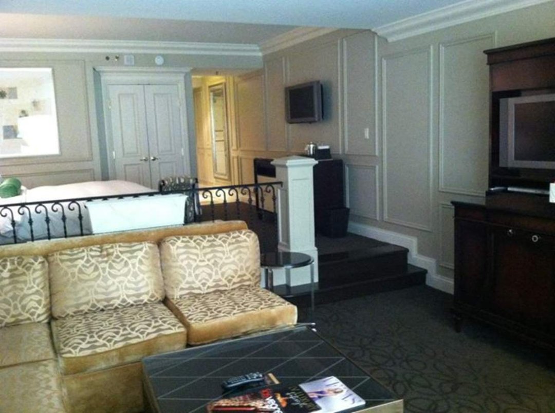Ronn Hall's album, Mobile Uploads