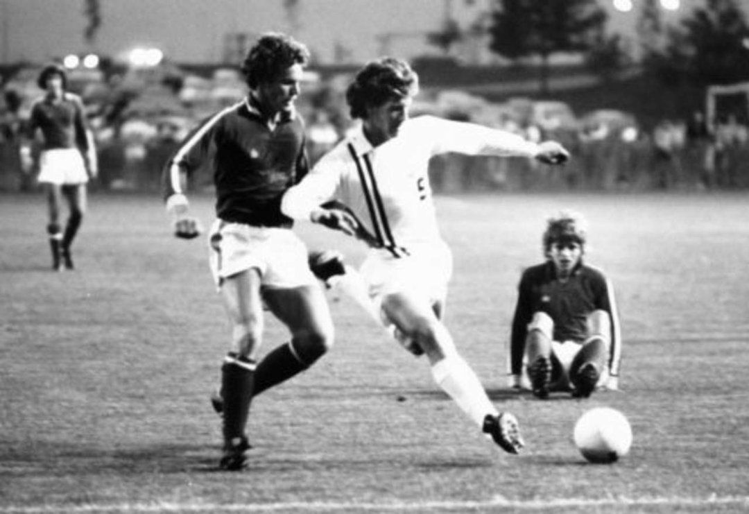 Robert Ehrlich's album, Old Soccer Photos