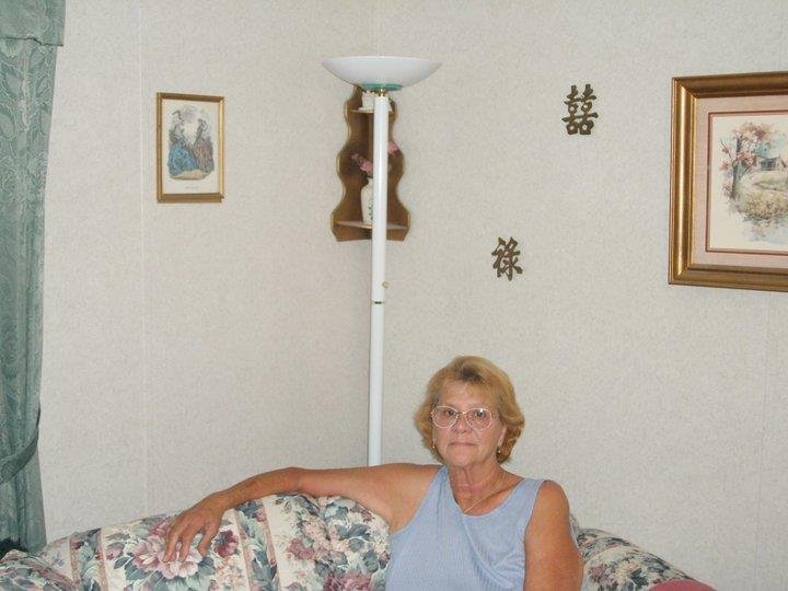 Lynne Stone's album, Profile Pictures