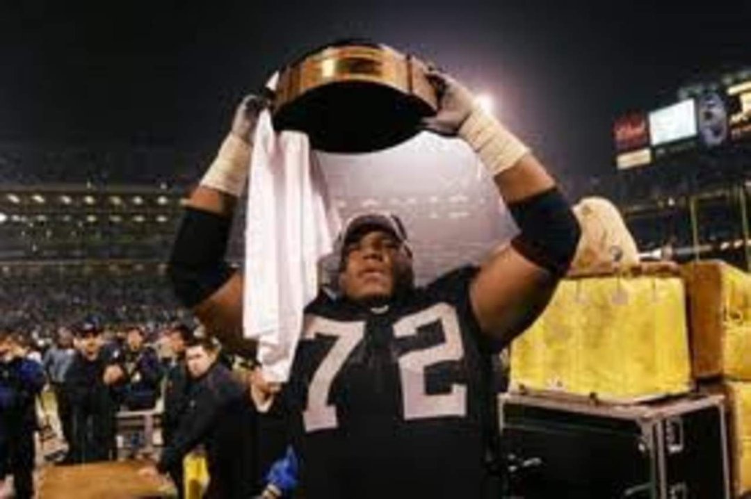 Warren Mau's album, Raider Greats