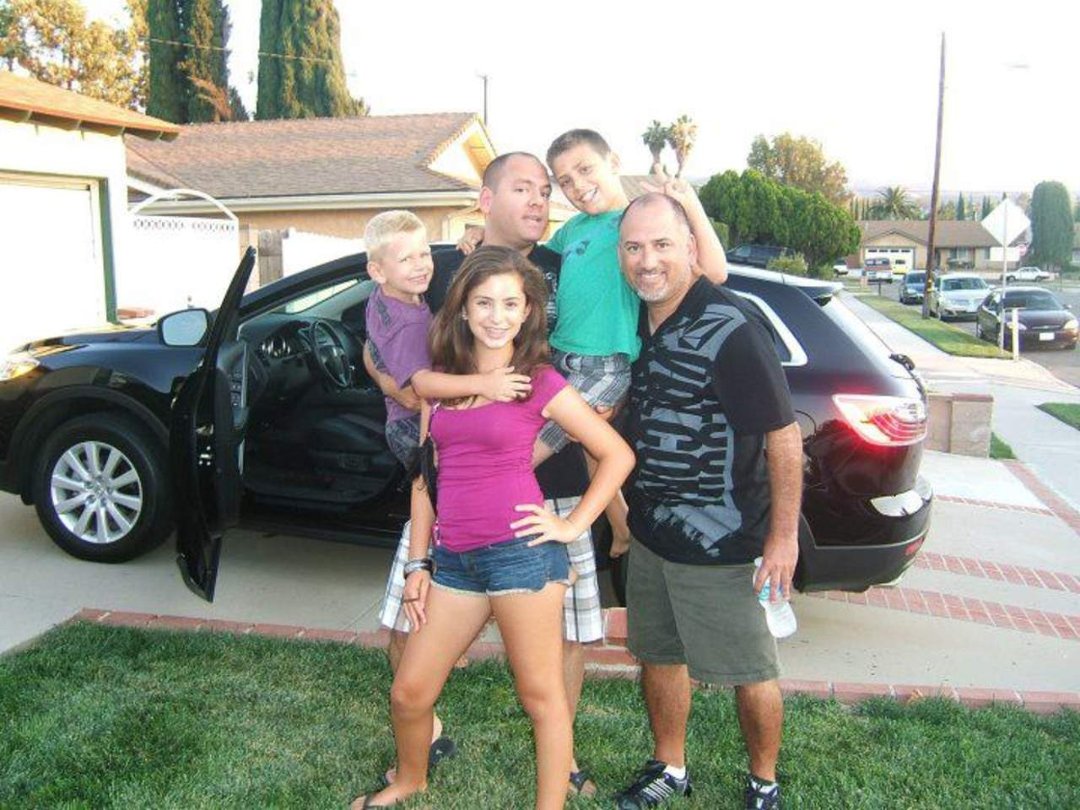 Luis Gutierrez's album, Profile Pictures