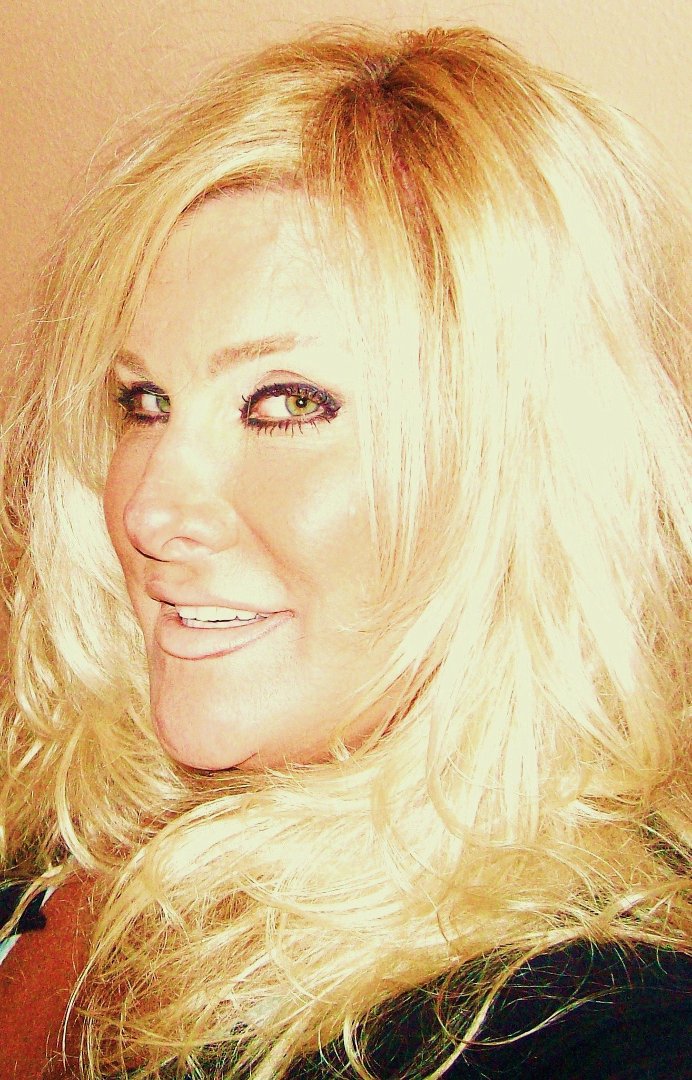 Monica Geiger's album, Profile Pictures