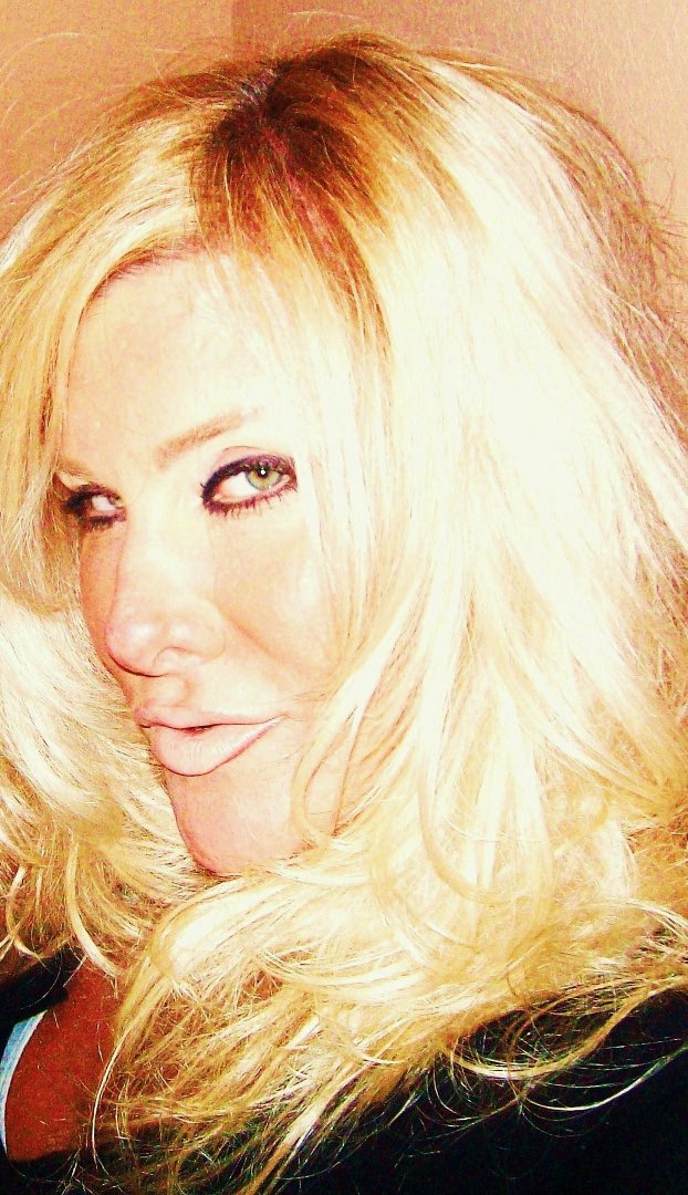 Monica Geiger's album, Profile Pictures