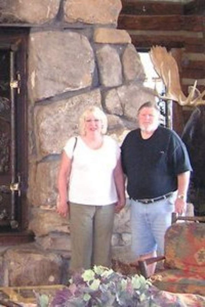 Suzanne Lanham's album, Profile Pictures