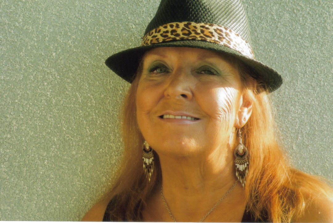 Joyce Davis' album, Profile Pictures