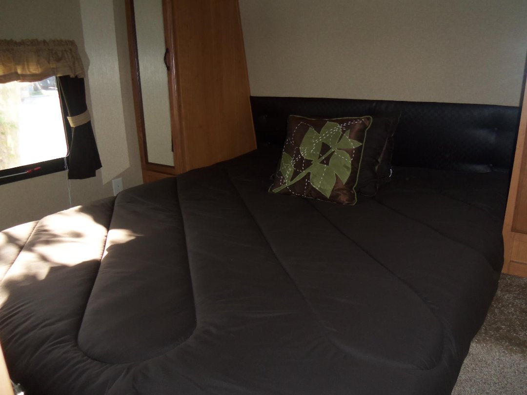 Dorothy Poloff's album, New Camper!