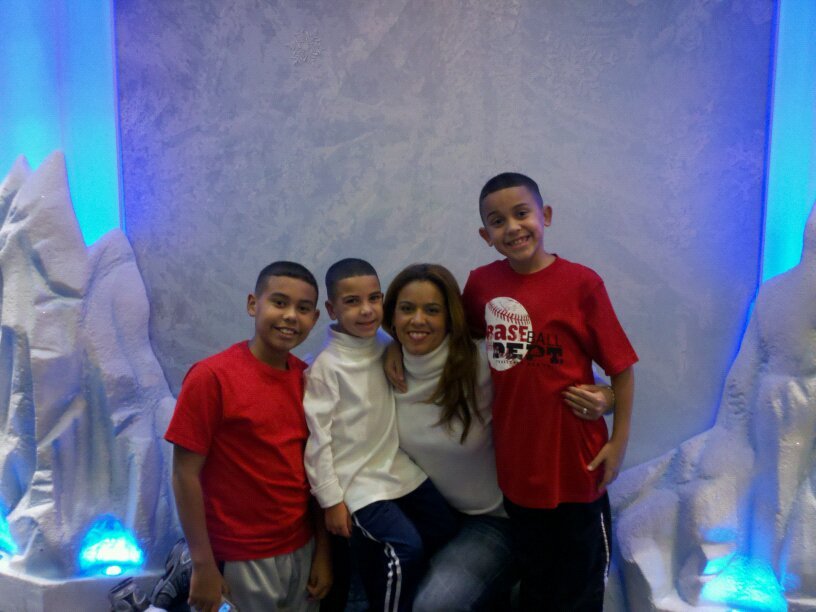 Daniel Reyes' album, X-Mas 2010
