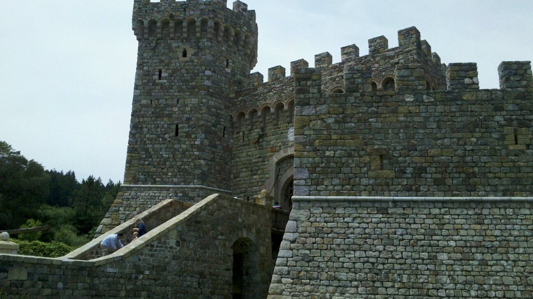 Lucas Heller's album, Castello Di Amaroso
