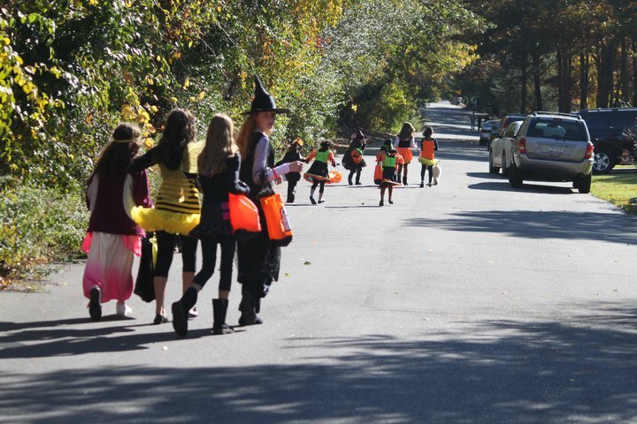 Bernadette Montalvo's album, Halloween 2010