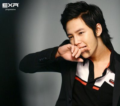 Nur Zain's album, Geun Suk's Area .. :))