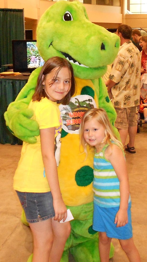 Cindy Lee's album, Discover The Dinosaurs