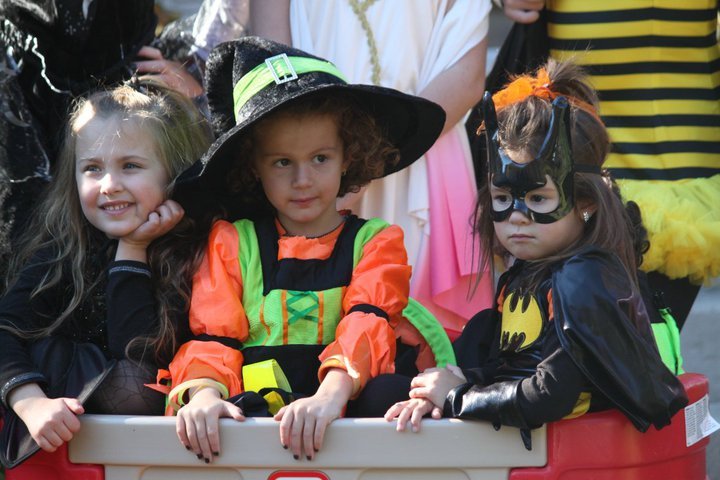 Bernadette Montalvo's album, Halloween 2010