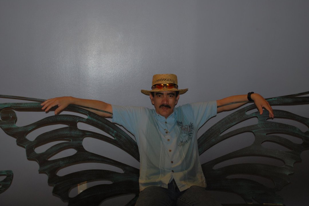 Gerardo Rivera's album, Profile Pictures