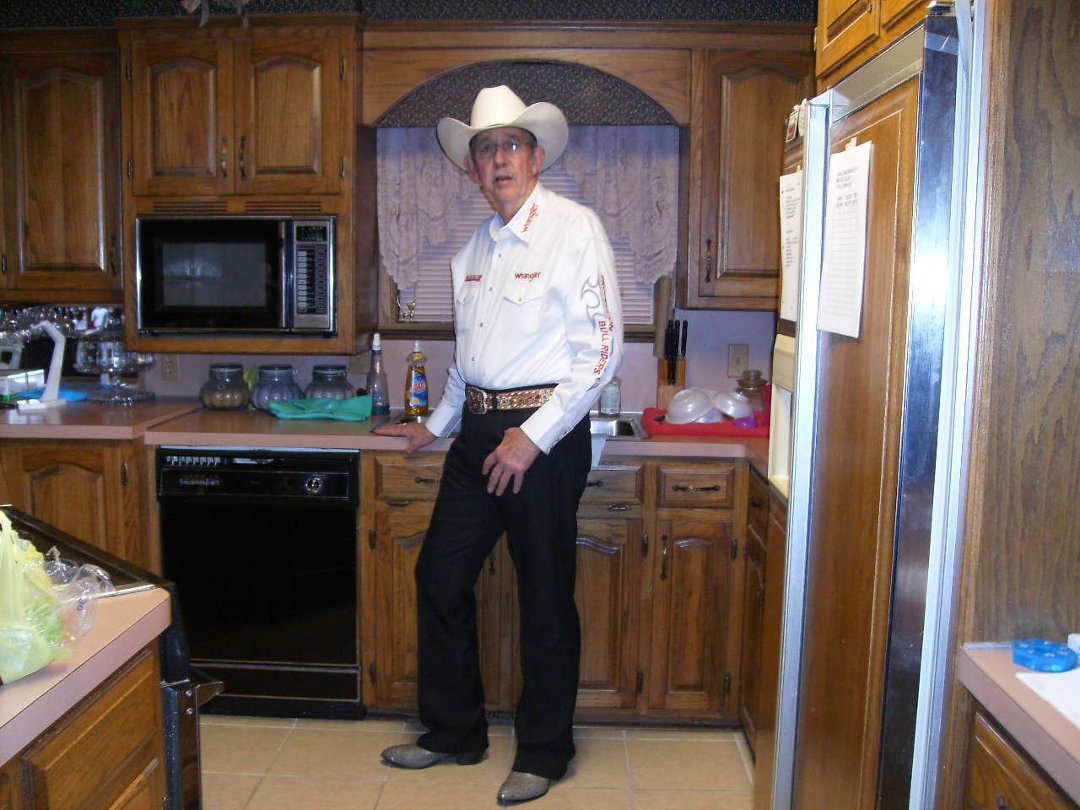 Harold Gilbert's album, Profile Pictures