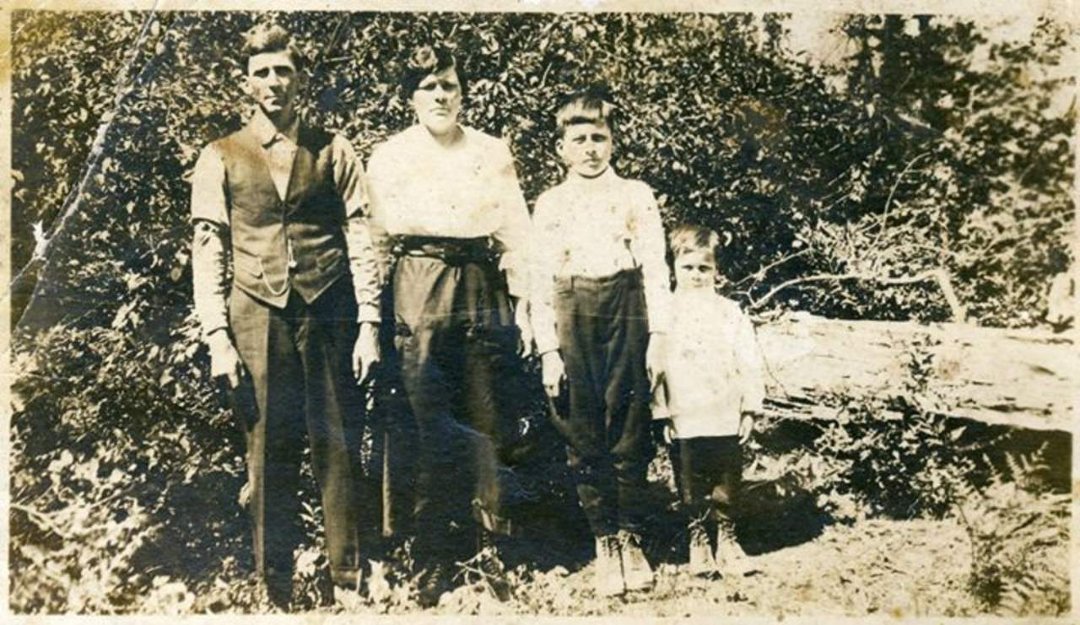 James Thompson's album, Kennedy Family
