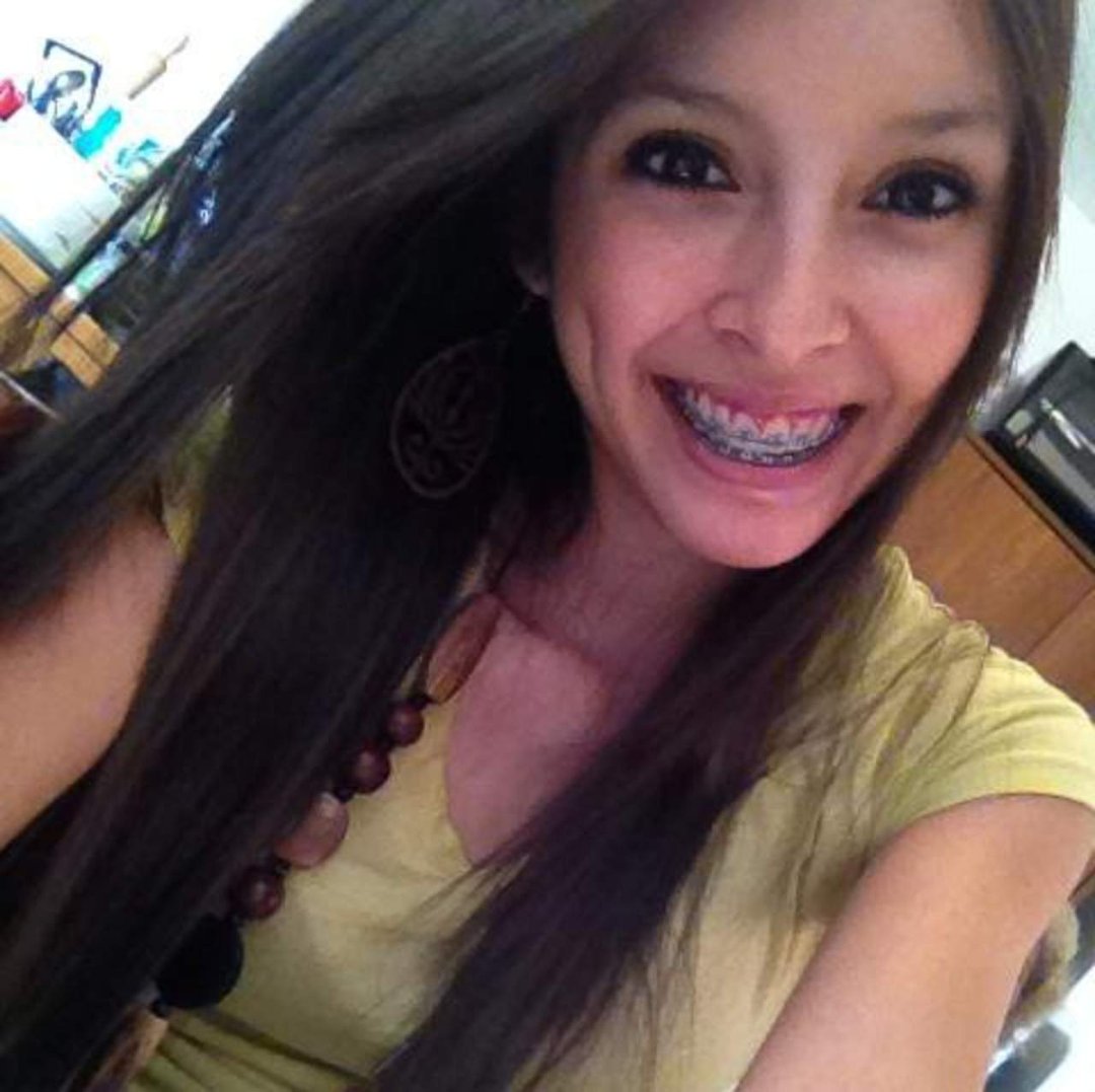 Sara Cerna's album, Profile Pictures