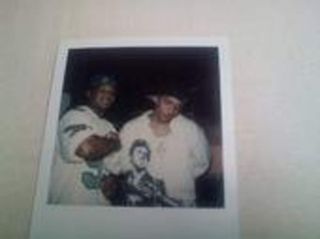 Derrick Maxwell's album, Profile Pictures