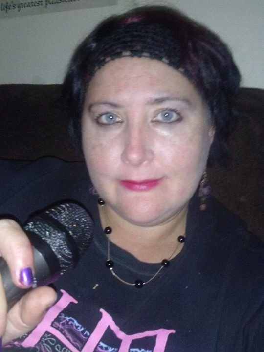 April Willis' album, Profile Pictures