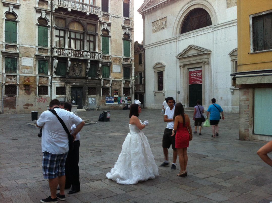 charles chen's album, Viva Italia