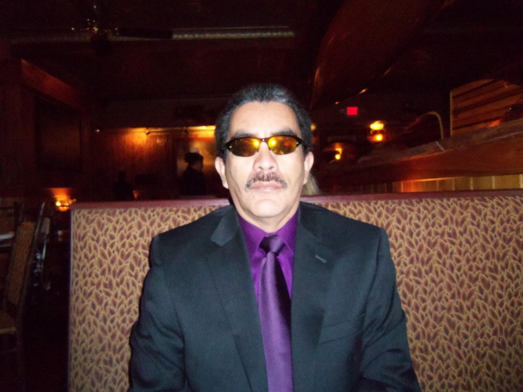 Gerardo Rivera's album, Profile Pictures