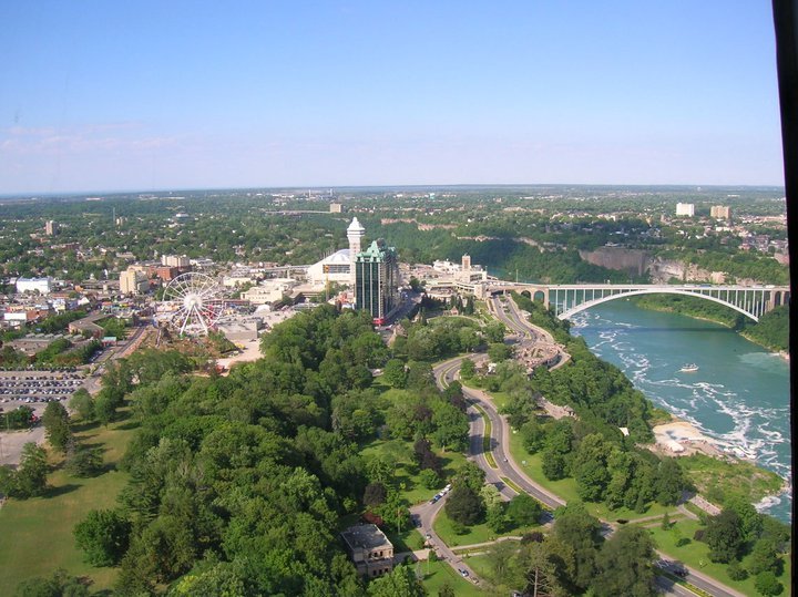 Leslie Comer's album, Niagara Falls