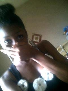 Zeenea Abiola's album, Profile Pictures