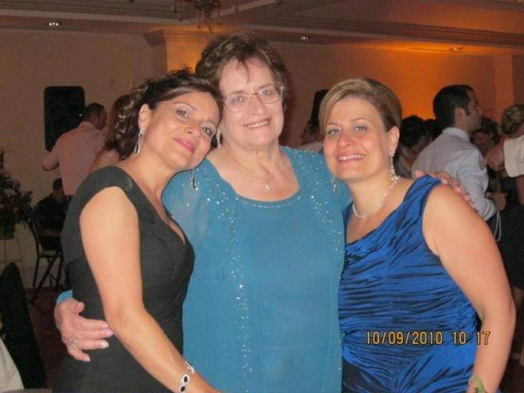Jo Anne Esfahani's album, Profile Pictures