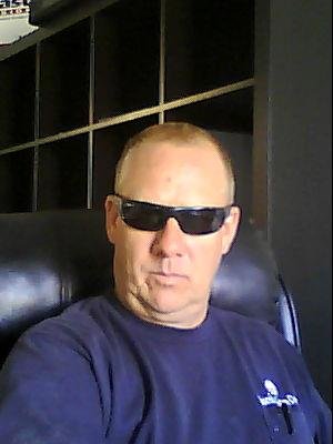 Robert Hess' album, Profile Pictures